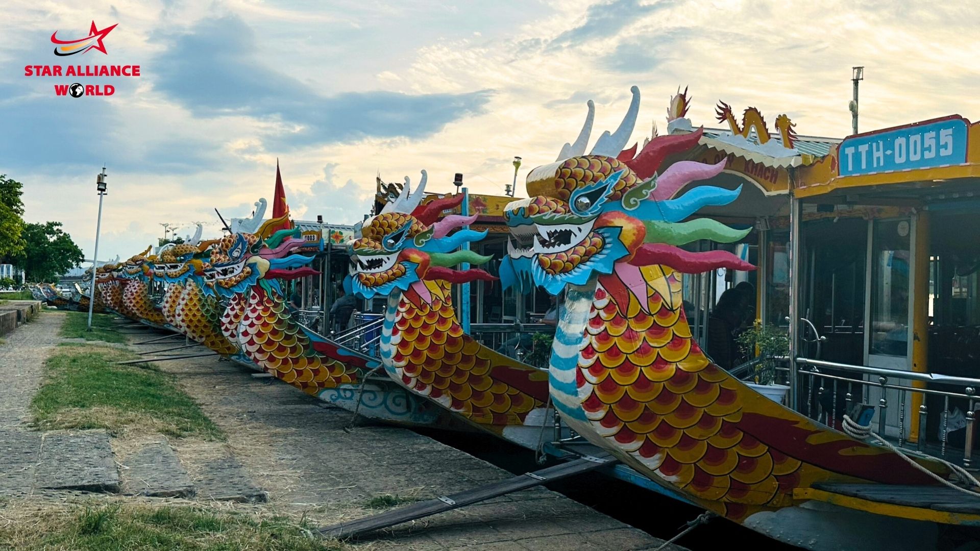 ล่องเรือมังกรชมแม่น้ำหอม