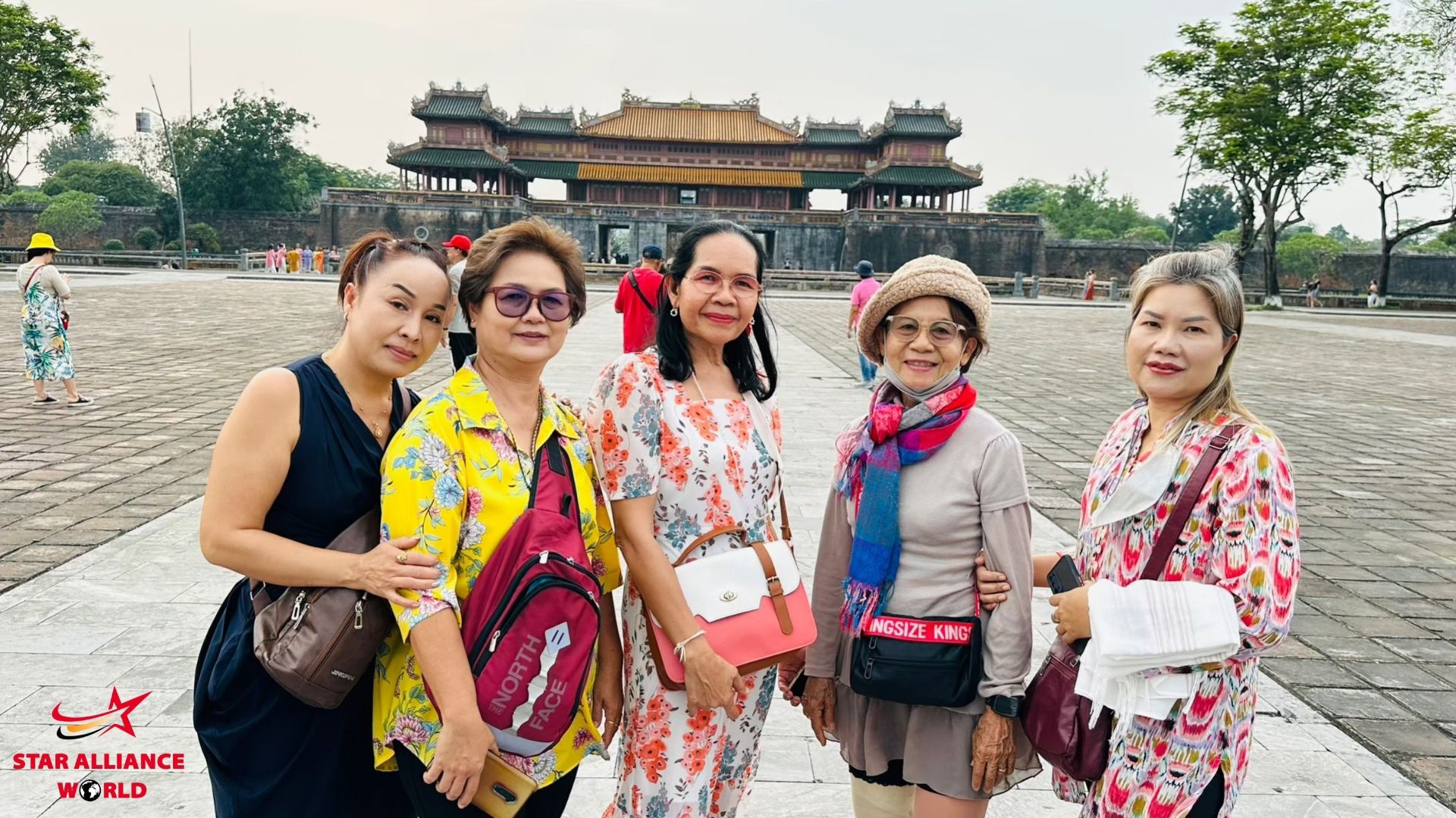 พระราชวังไดโน้ย (Dai Noi) 