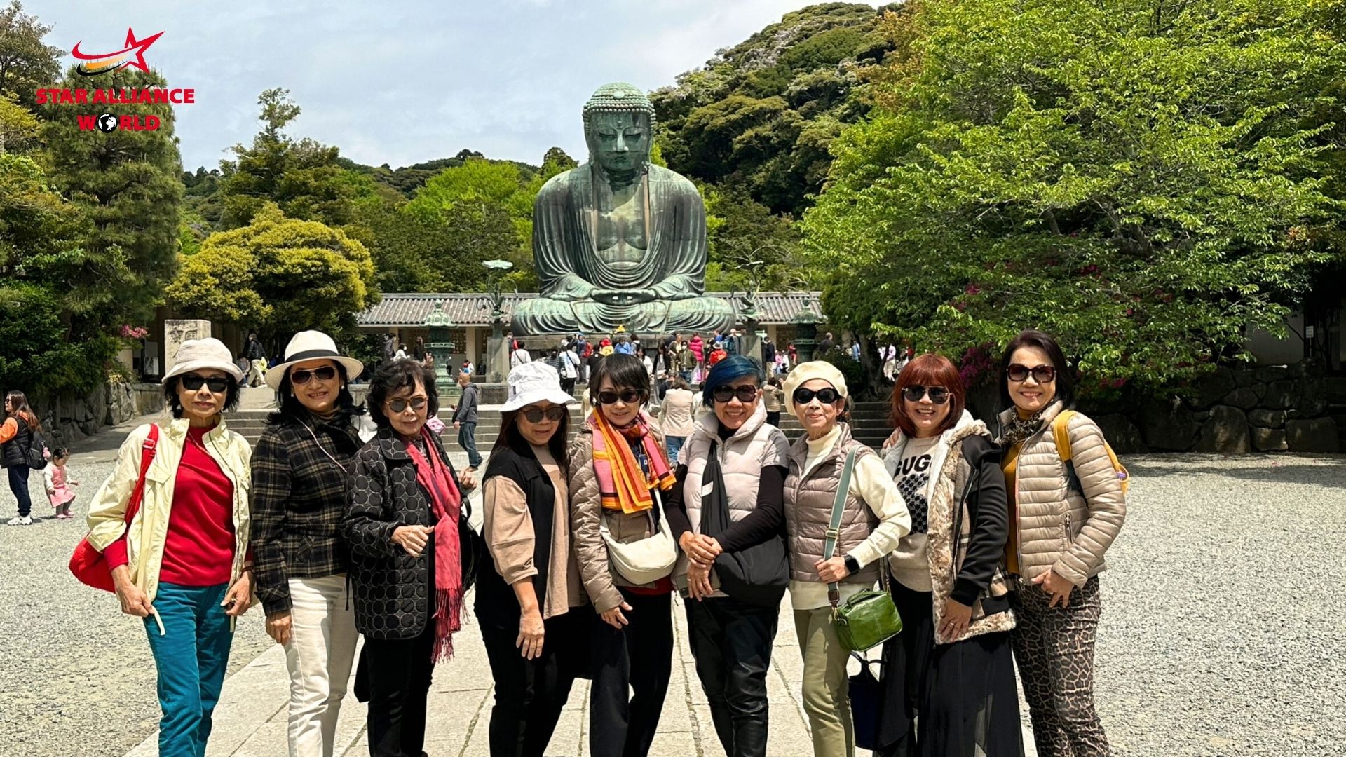 ถ่ายรูปกับพระใหญ่ไดบุตซึ (Kamakura Daibutsu หรือ The Great Buddha)